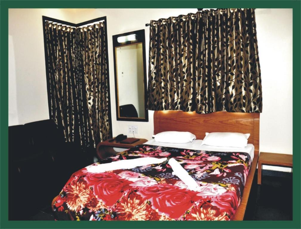 Hotel Shradha Saburi Palace Shirdi Phòng bức ảnh